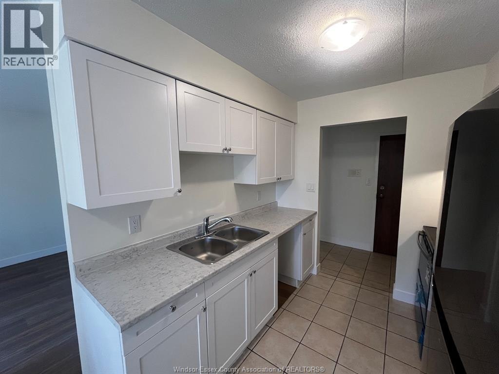 105-11822 Tecumseh Road East, Tecumseh, ON, N8N 1L7 - 3