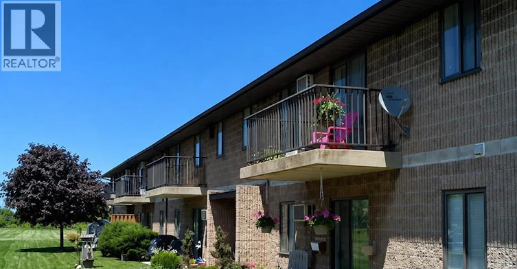 105-11822 Tecumseh Road East, Tecumseh, ON, N8N 1L7