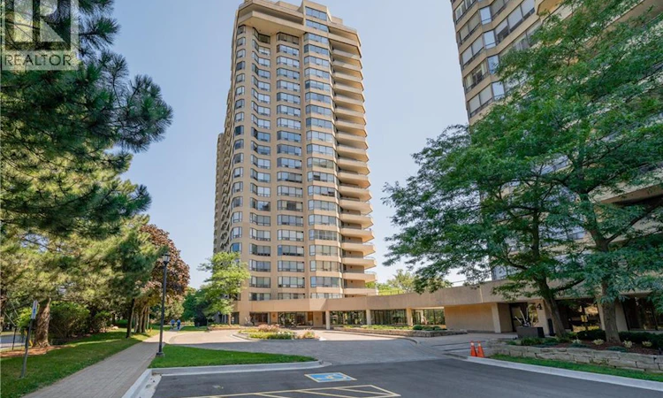 802-6 Willow Street