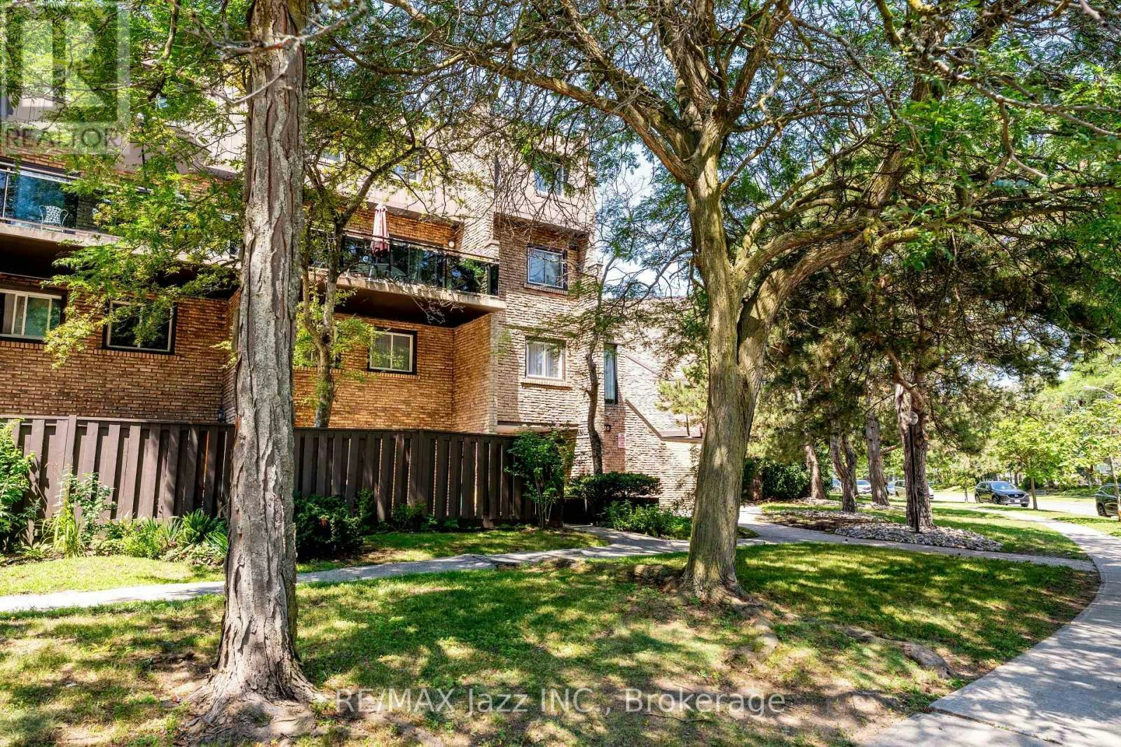 38-120 Ling Road, Toronto, ON, M1E 4V9