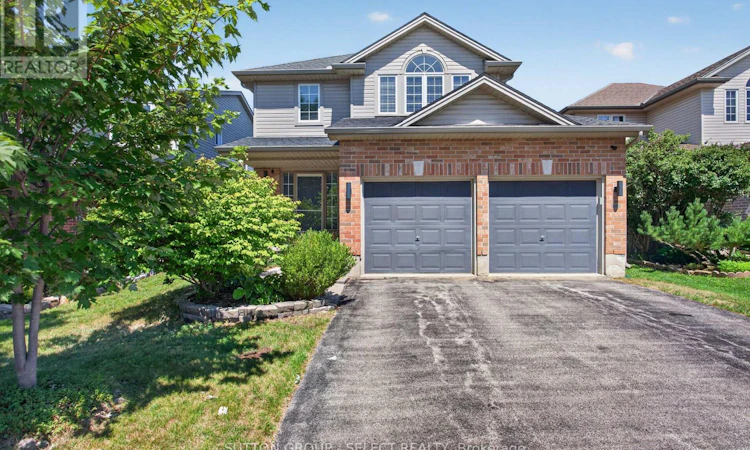 1647 Bayswater Crescent