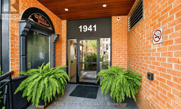 304-1941 Queen Street E