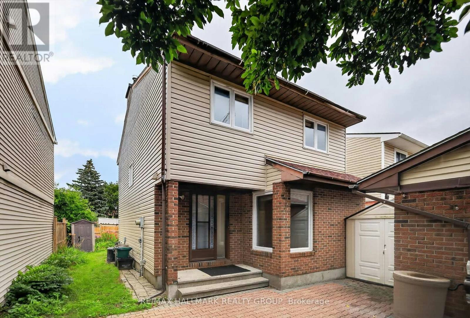 704 Malibu Terrace, Ottawa, ON, K2C 3T8