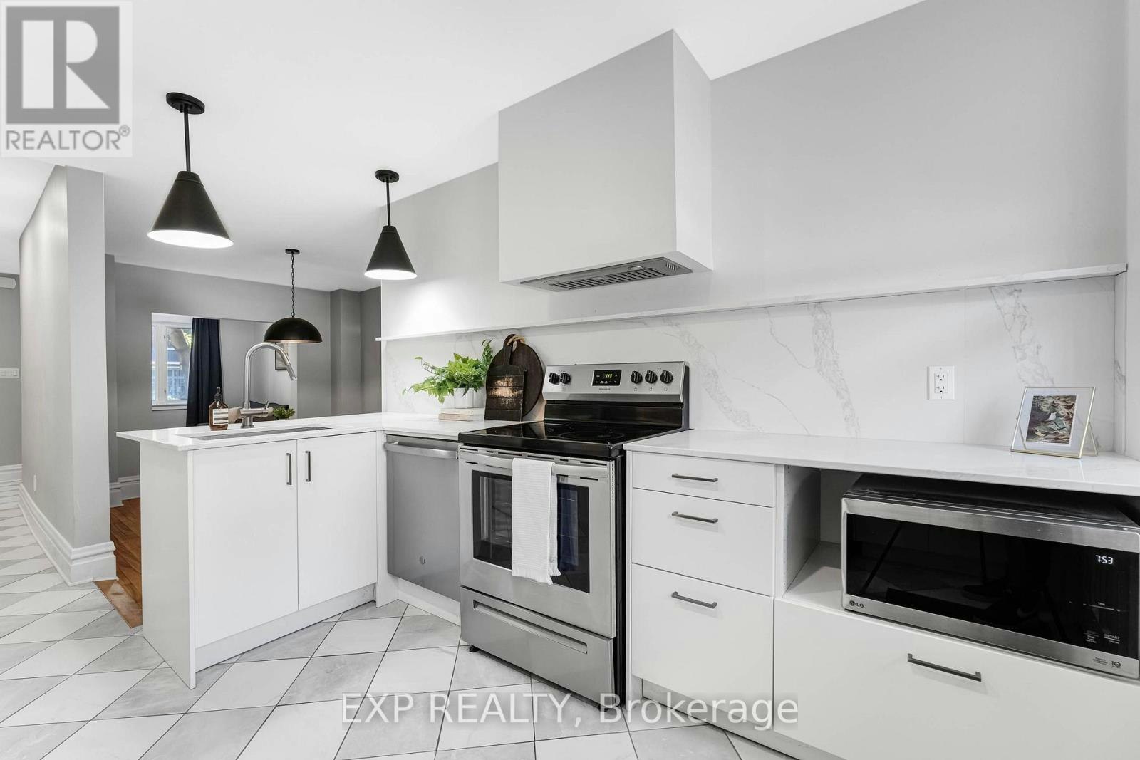 119 Hopewell Avenue, Ottawa, ON, K1S 2Z2 - 11