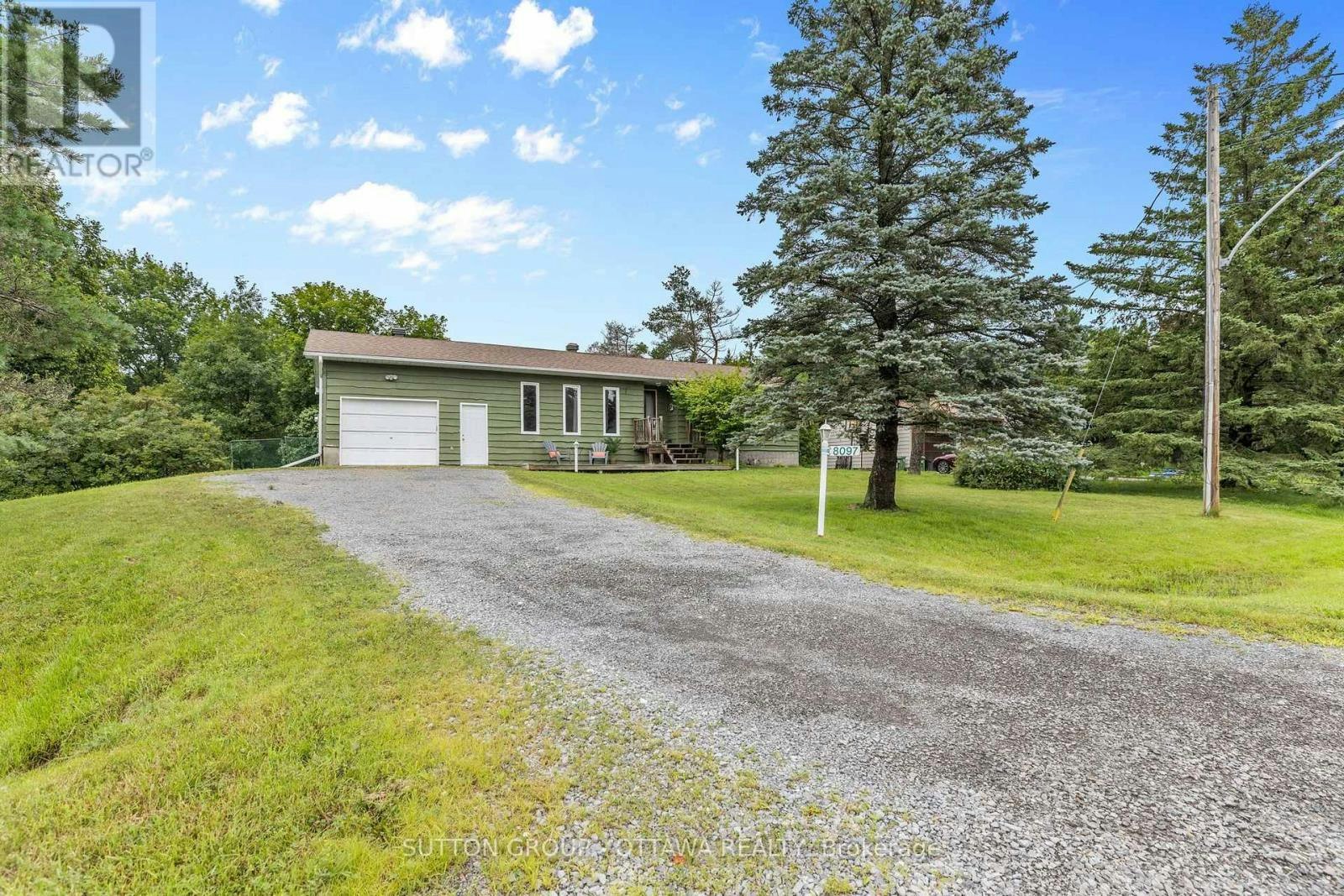 8097 Laurie Lane, Ottawa, ON, K0A 2P0