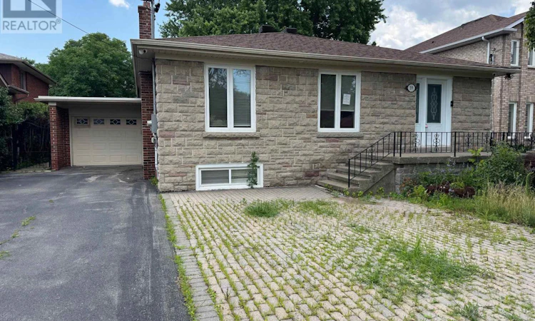 39 Oak Avenue