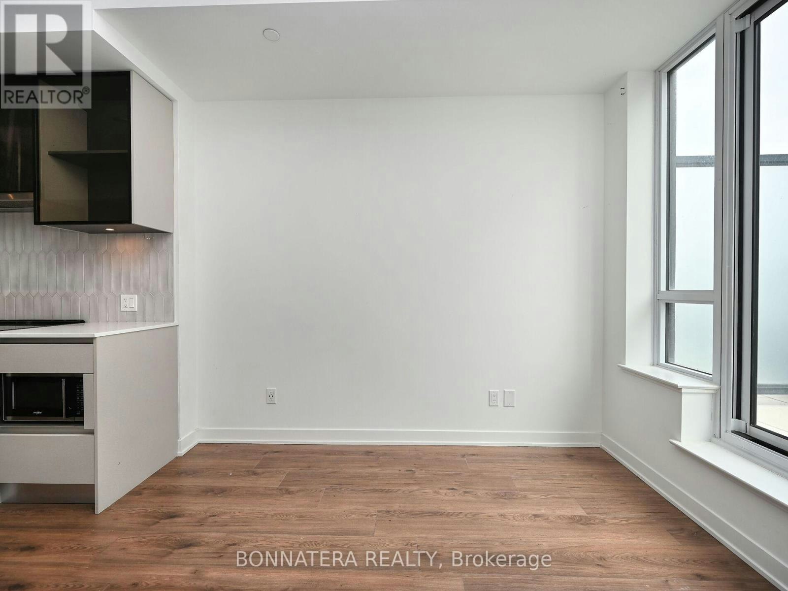 319-405 Dundas Street W, Oakville, ON, L6M 5P9 - 14