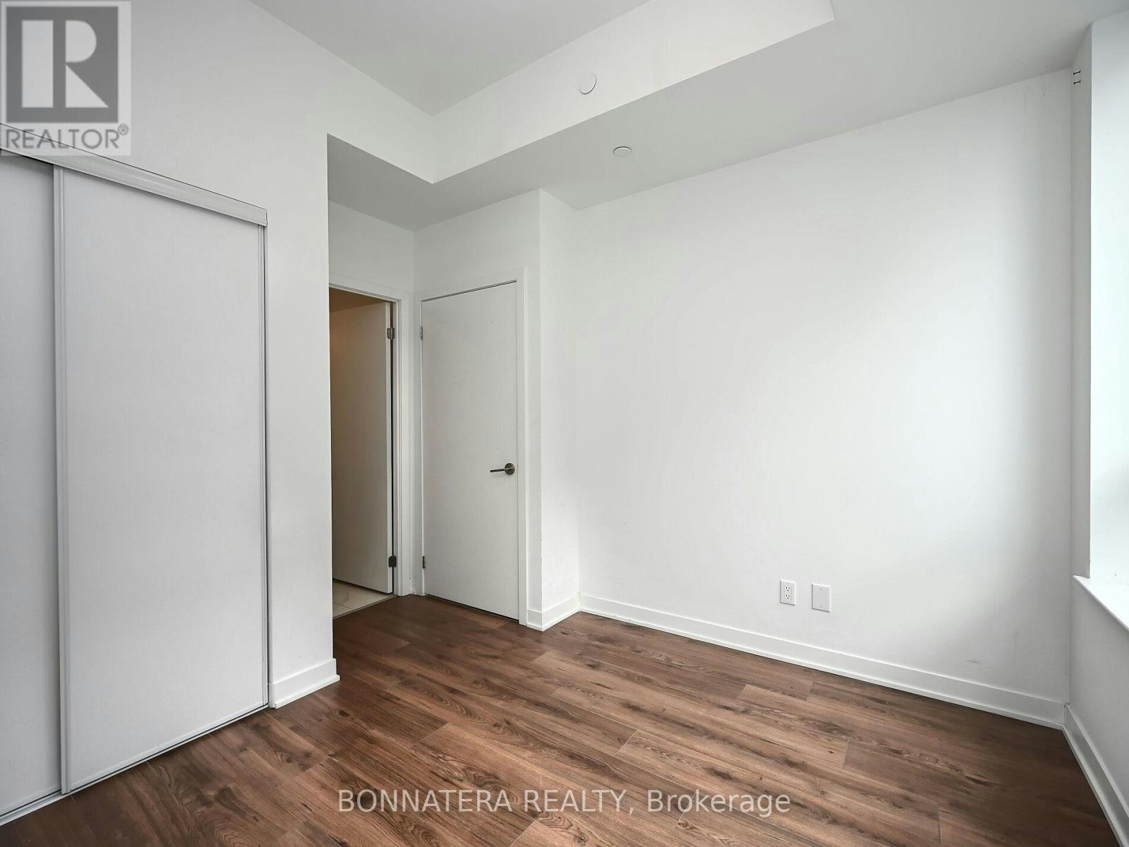 319-405 Dundas Street W, Oakville, ON, L6M 5P9 - 36