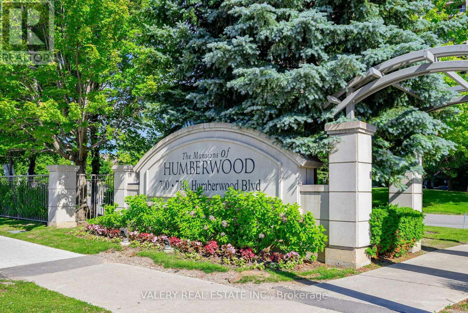 1626-700 Humberwood Boulevard, Toronto, ON, M9W 7J4
