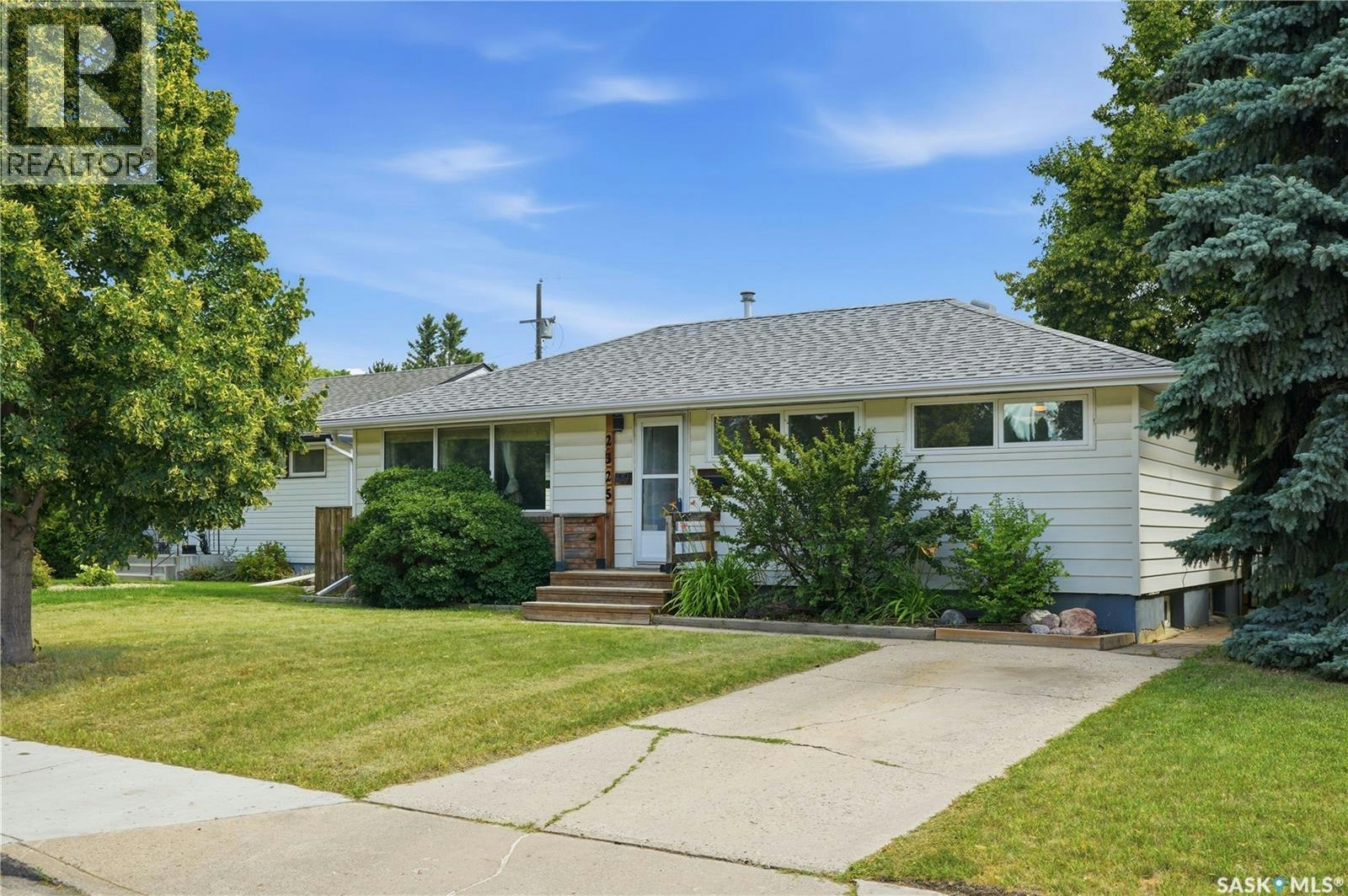 2325 Dufferin Avenue, Saskatoon, SK, S7J 1C1