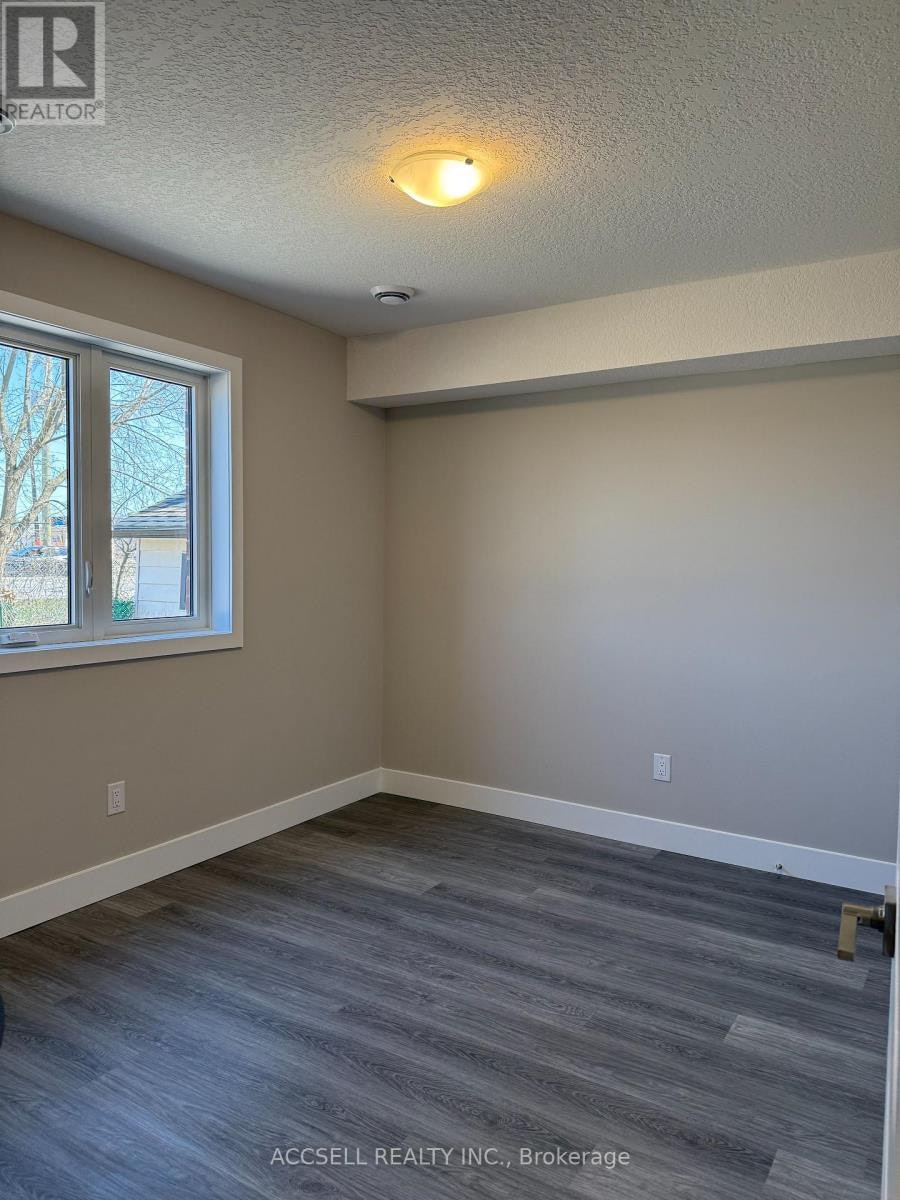 25 Alexandria Avenue, St. Thomas, ON, N5P 3M7 - 12