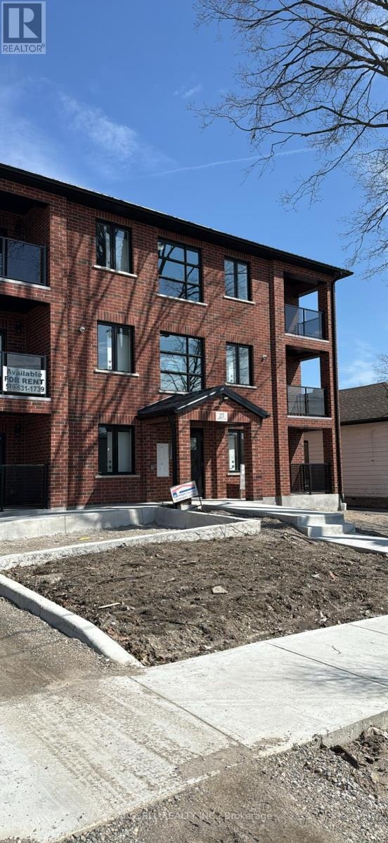 25 Alexandria Avenue, St. Thomas, ON, N5P 3M7 - 2