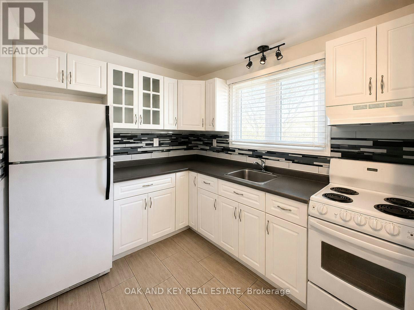 307 Springbank Avenue N, Woodstock, ON, N4S 7R5 - 4