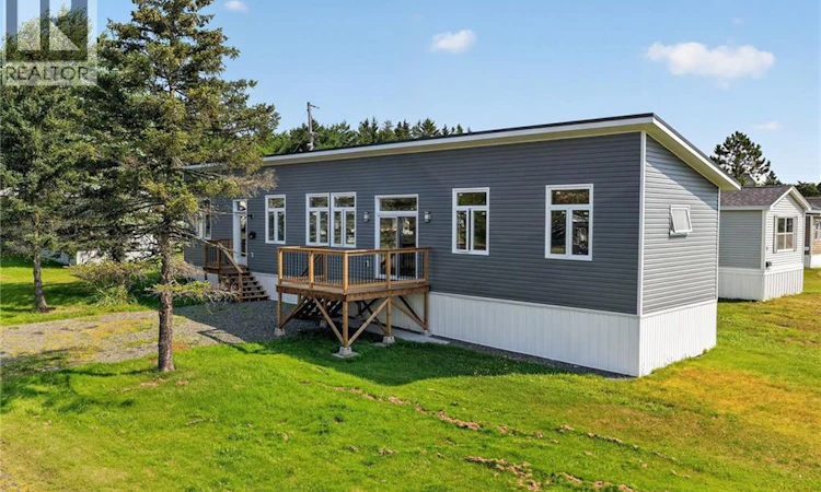 15 Carolyn Crescent