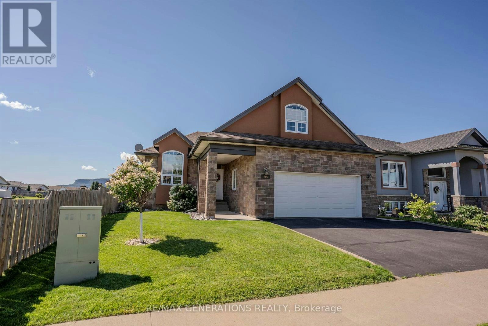 706 Weiler Boulevard, Thunder Bay, ON, P7C 0A7
