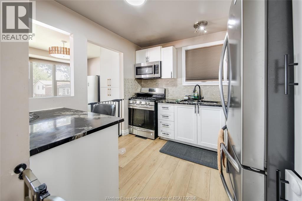 UPPER-9633 Avery, Windsor, ON, N8R 2C1 - 15