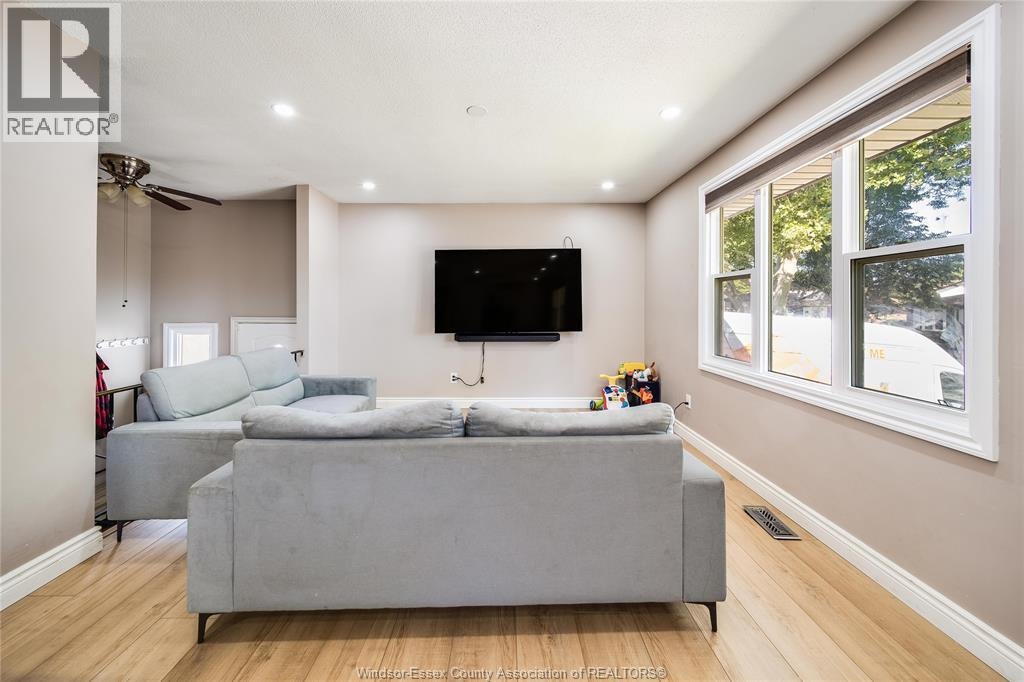 UPPER-9633 Avery, Windsor, ON, N8R 2C1 - 11