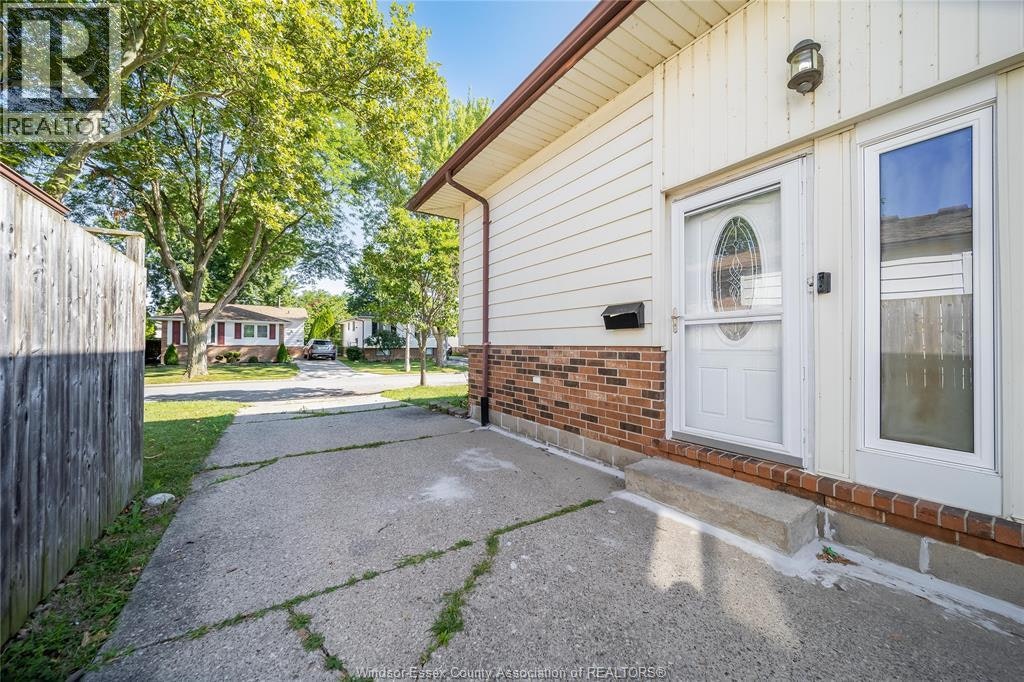 UPPER-9633 Avery, Windsor, ON, N8R 2C1 - 8