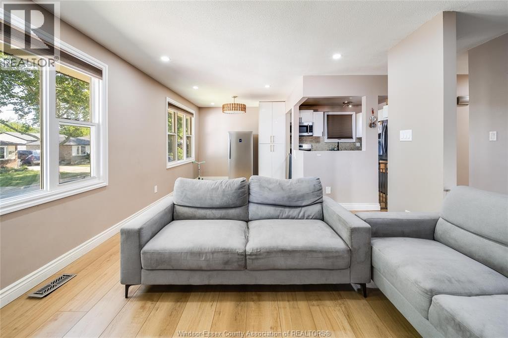 UPPER-9633 Avery, Windsor, ON, N8R 2C1 - 14