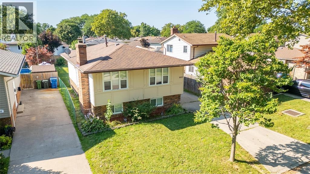 UPPER-9633 Avery, Windsor, ON, N8R 2C1 - 2