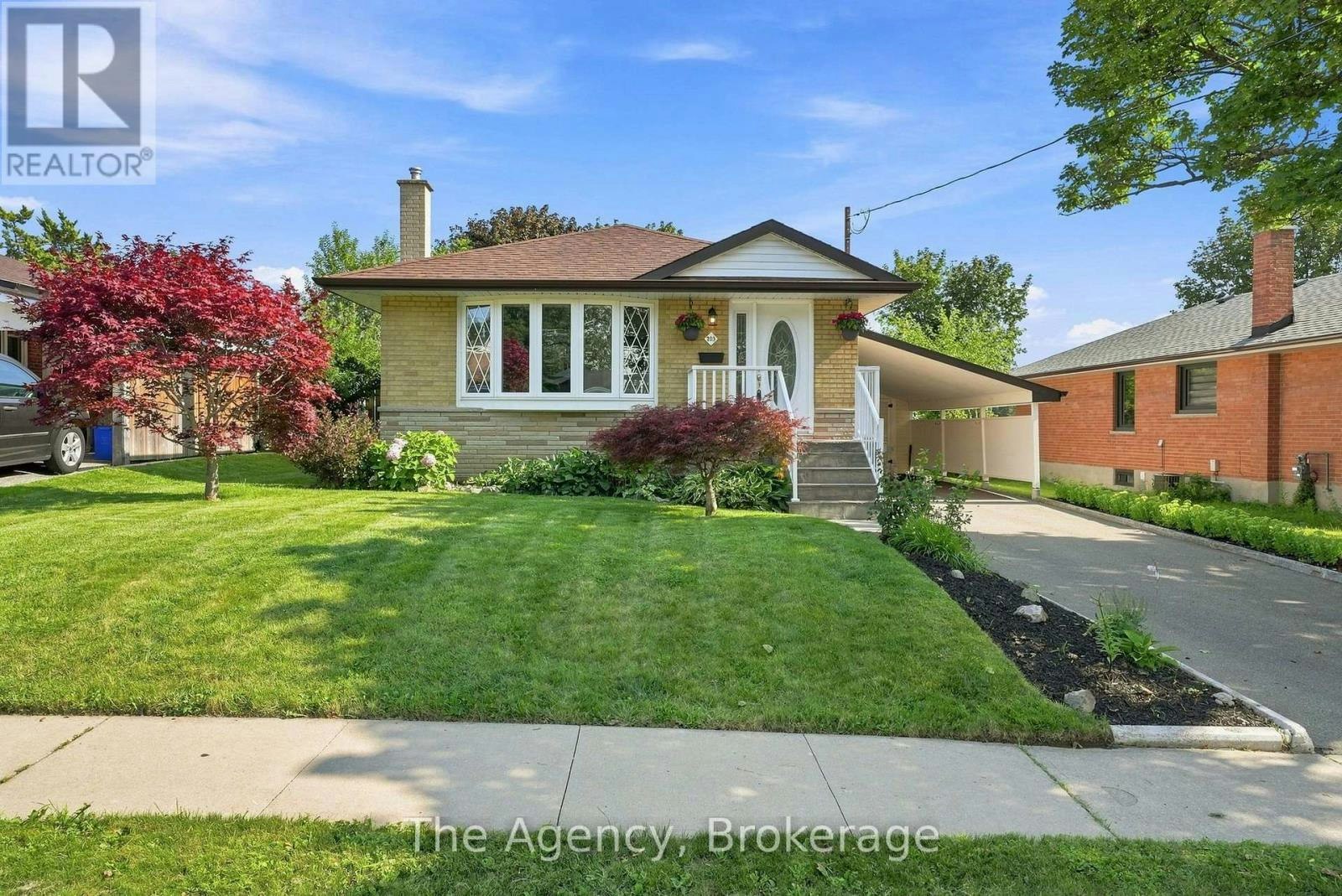 703 Newman Crescent, Whitby, ON, L1N 1M7