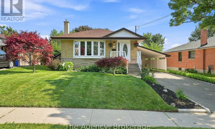 703 Newman Crescent