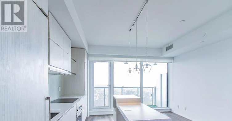 5504-197 Yonge Street, Toronto, ON, M5B 1M4 - 5