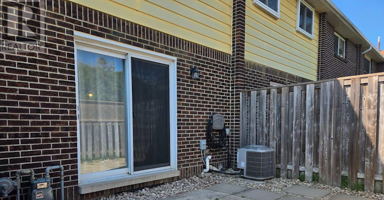 101-31 Greengate Road, Guelph, ON, N1H 6R3 - 9