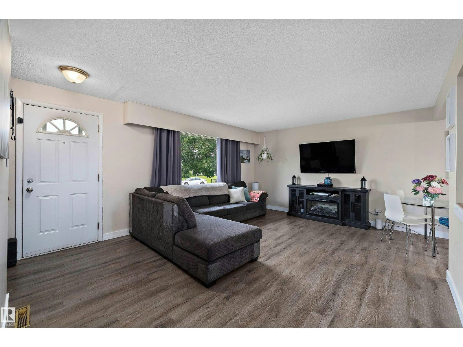 14220 58 Street NW - 4