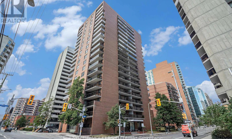 907-475 Laurier Avenue W