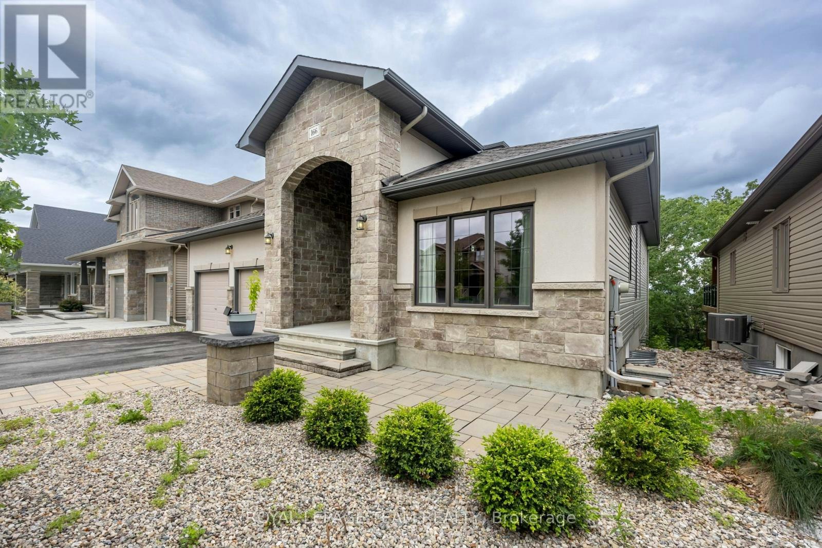 166 Grainstone Way, Ottawa, ON, K2T 0C7 - 2