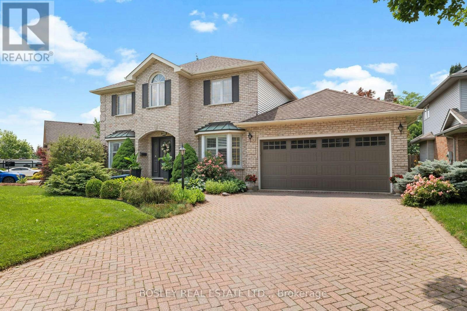 28 Arbour Glen Drive, St. Catharines, ON, L2W 1B3