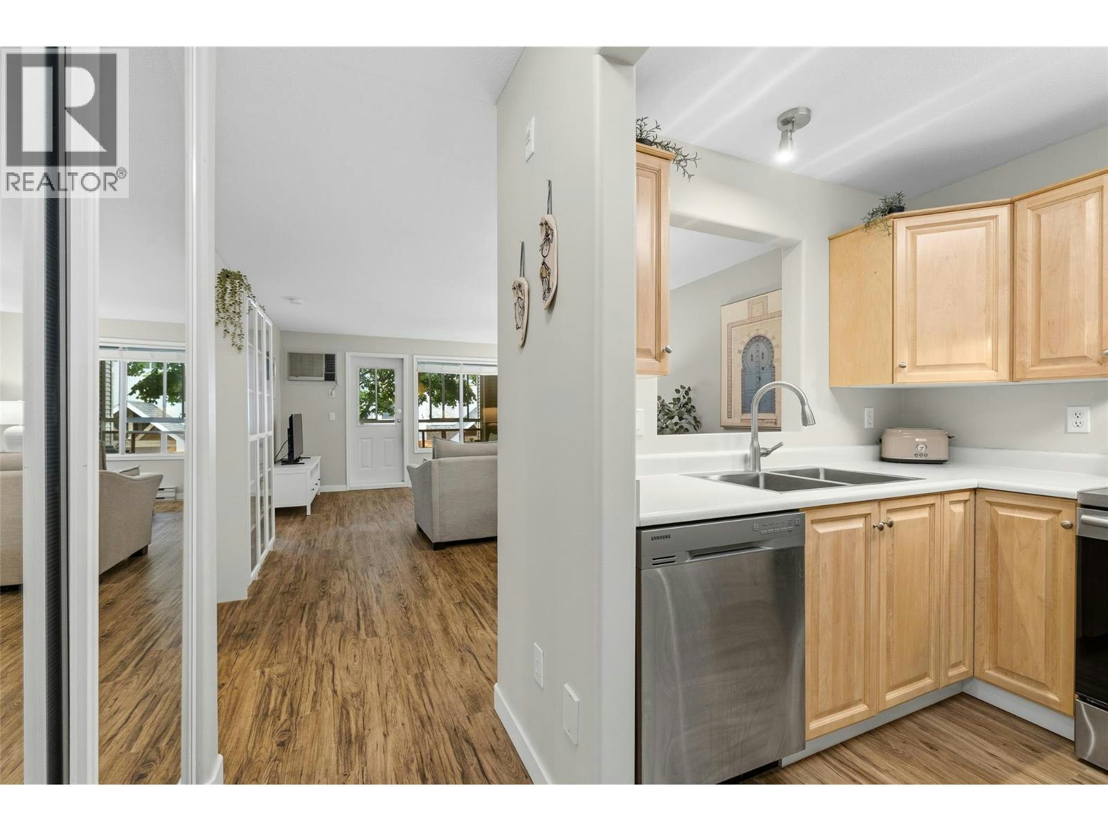111-940 Glenwood Avenue - 5