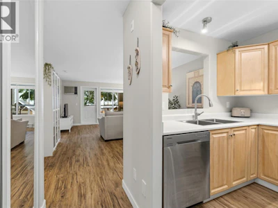 111-940 Glenwood Avenue - 5