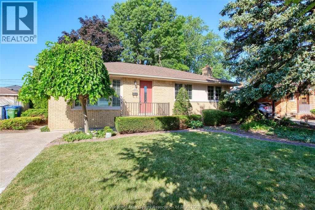 1233 Matthew Brady Boulevard, Windsor, ON, N8S 3K2