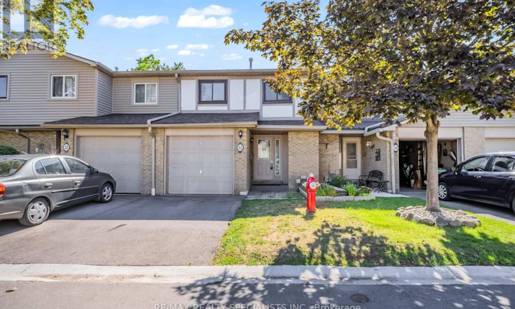 33 Greenwich Circle