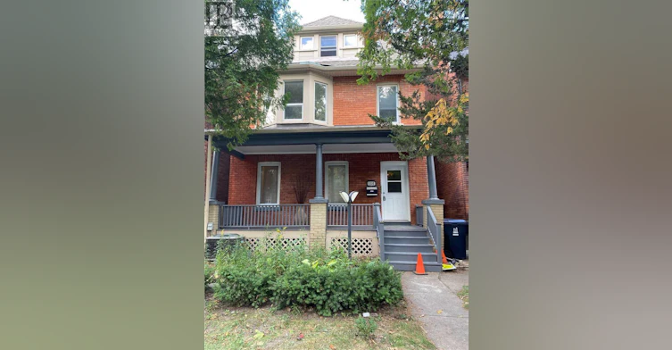 3RD FLR-154 Sorauren Avenue, Toronto, ON, M6R 2E5