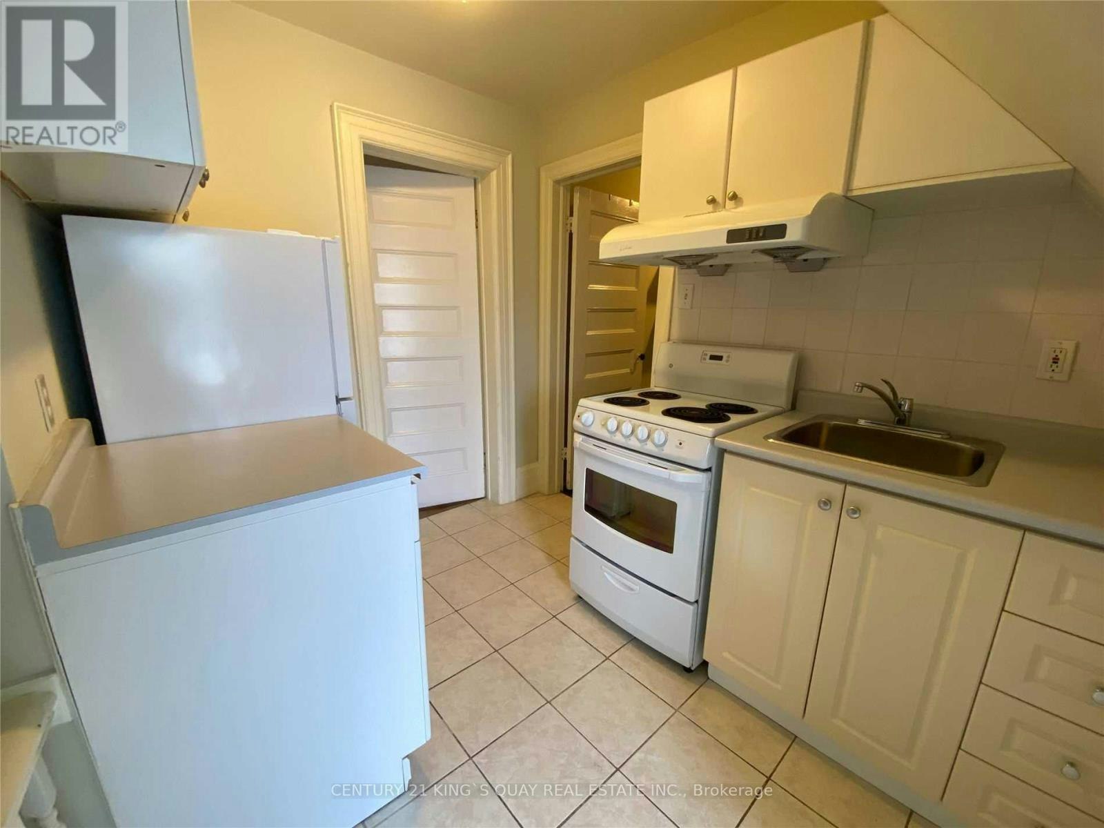 3RD FLR-154 Sorauren Avenue, Toronto, ON, M6R 2E5 - 3
