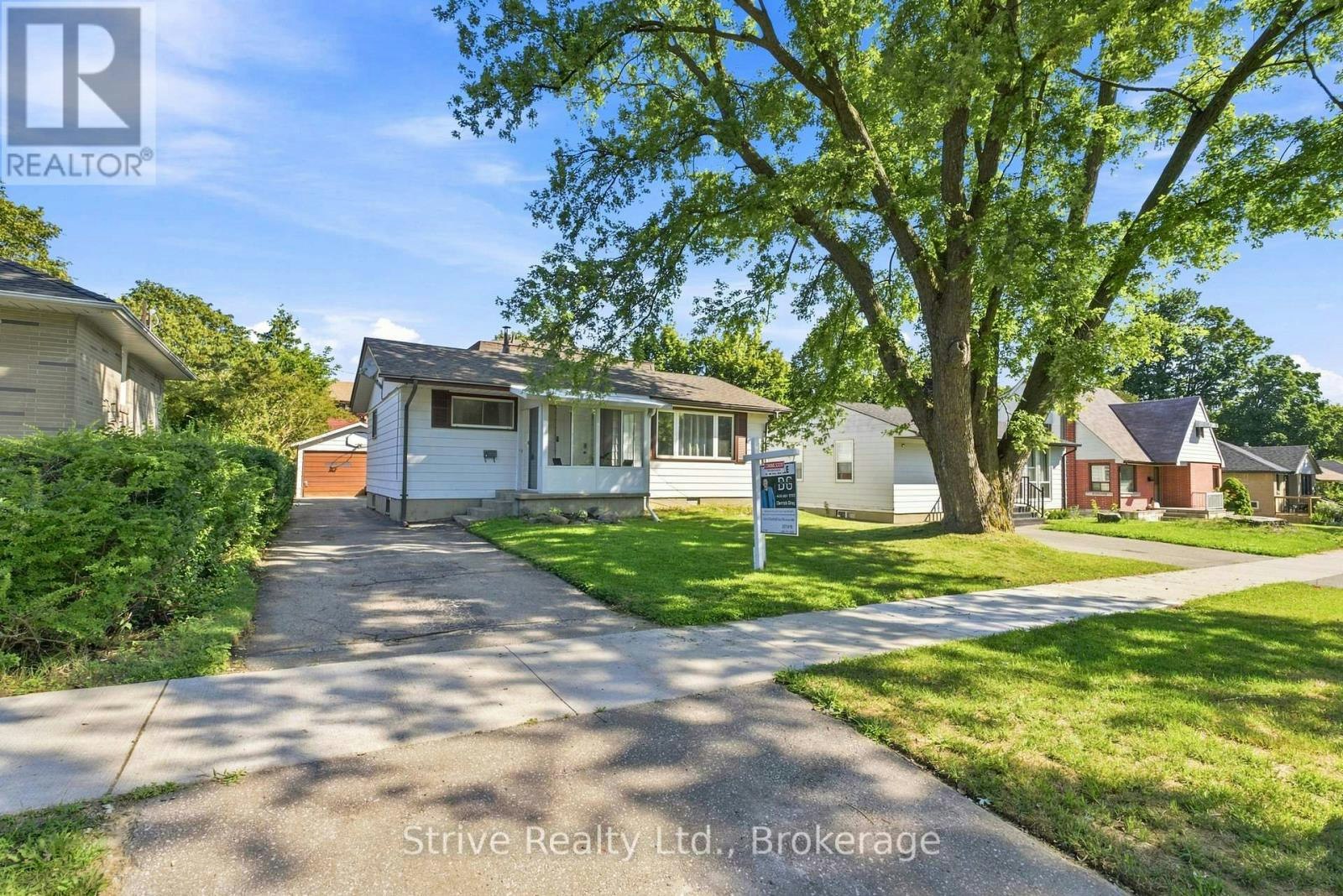 7 Admiral Road, Ajax, ON, L1S 2N8