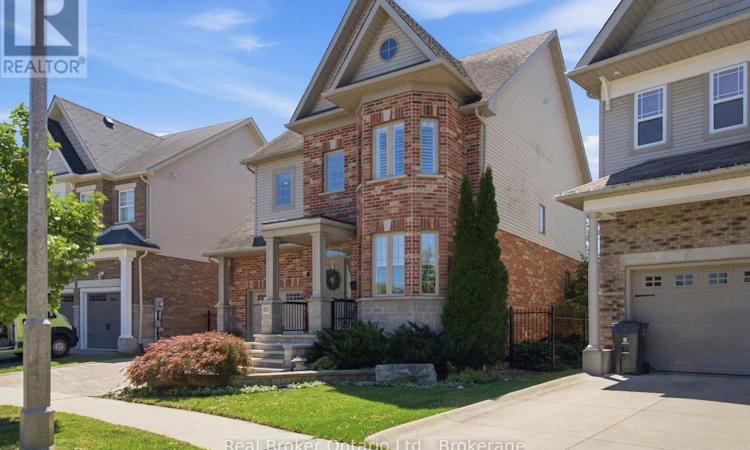 65 Amsterdam Crescent