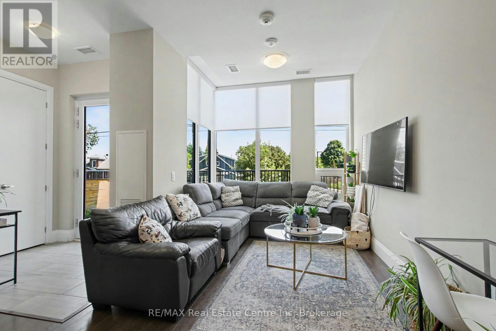 102-73 Arthur Street S, Guelph, ON, N1E 0S6 - 3