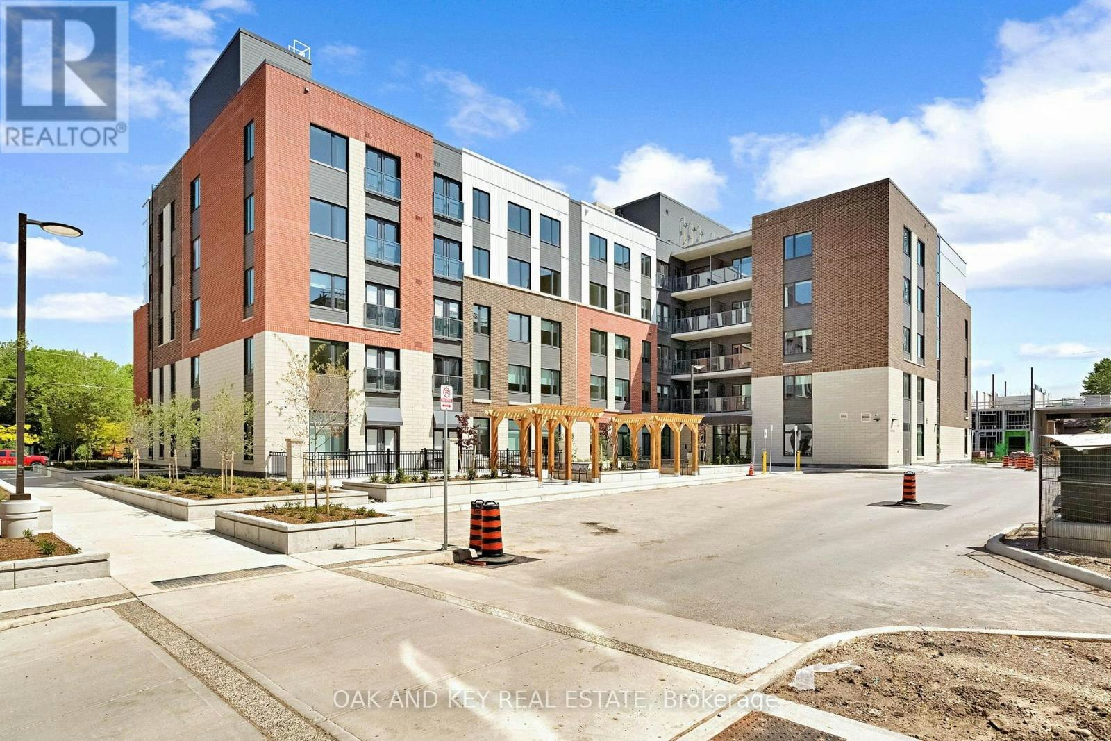 210-385 Hill Street, London, ON, N6B 1E4