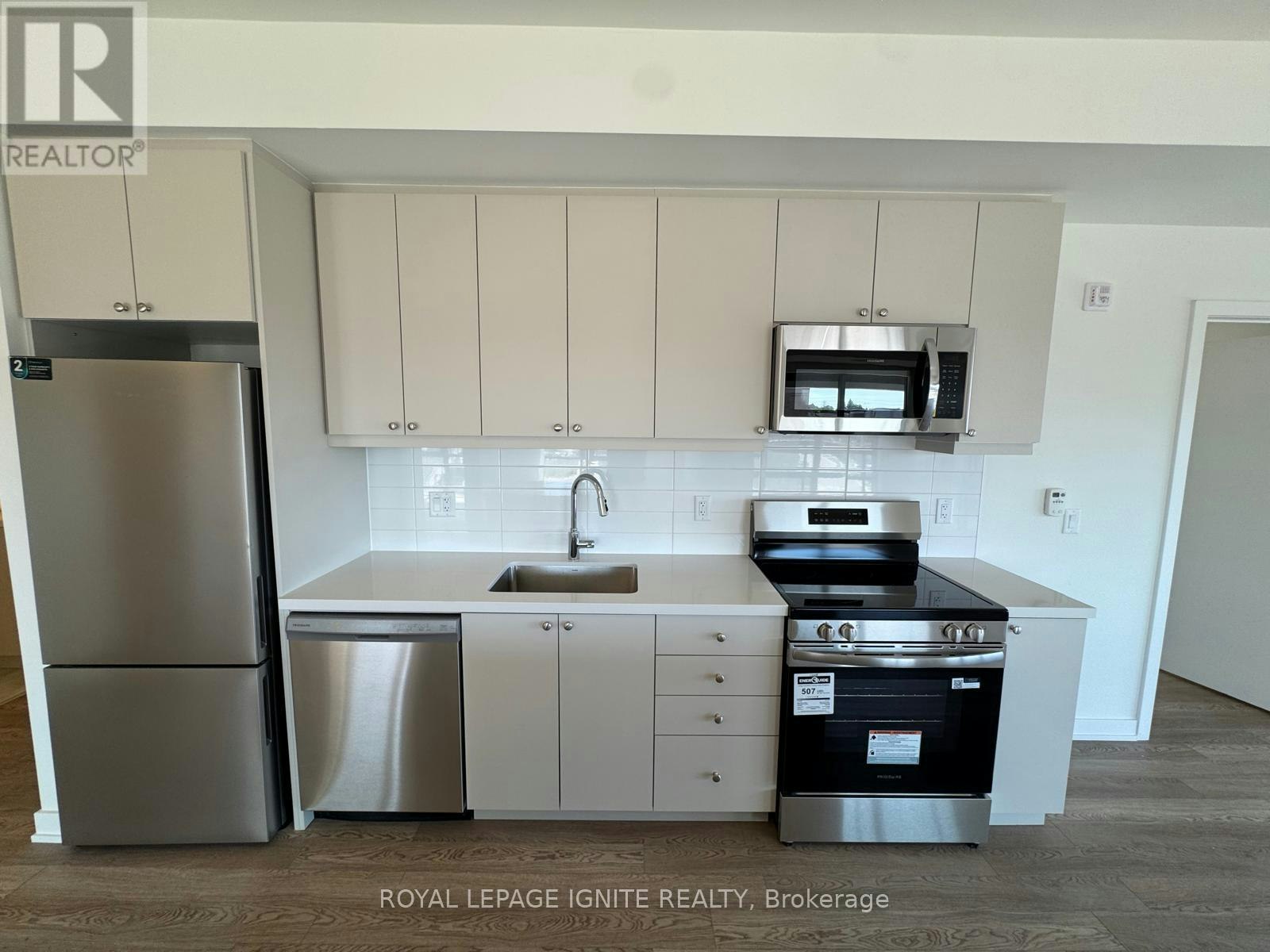 322-51 Clarington Boulevard, Clarington, ON, L1C 7J8 - 9