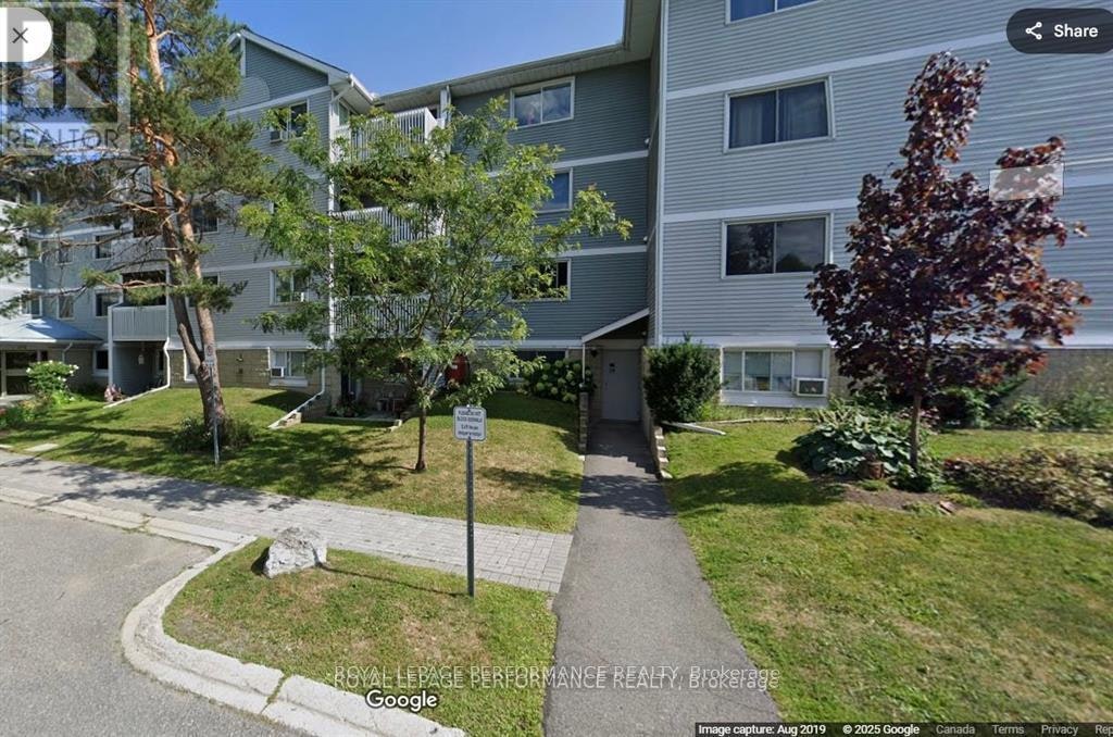 109-212 Viewmount Drive, Ottawa, ON, K2E 7X2