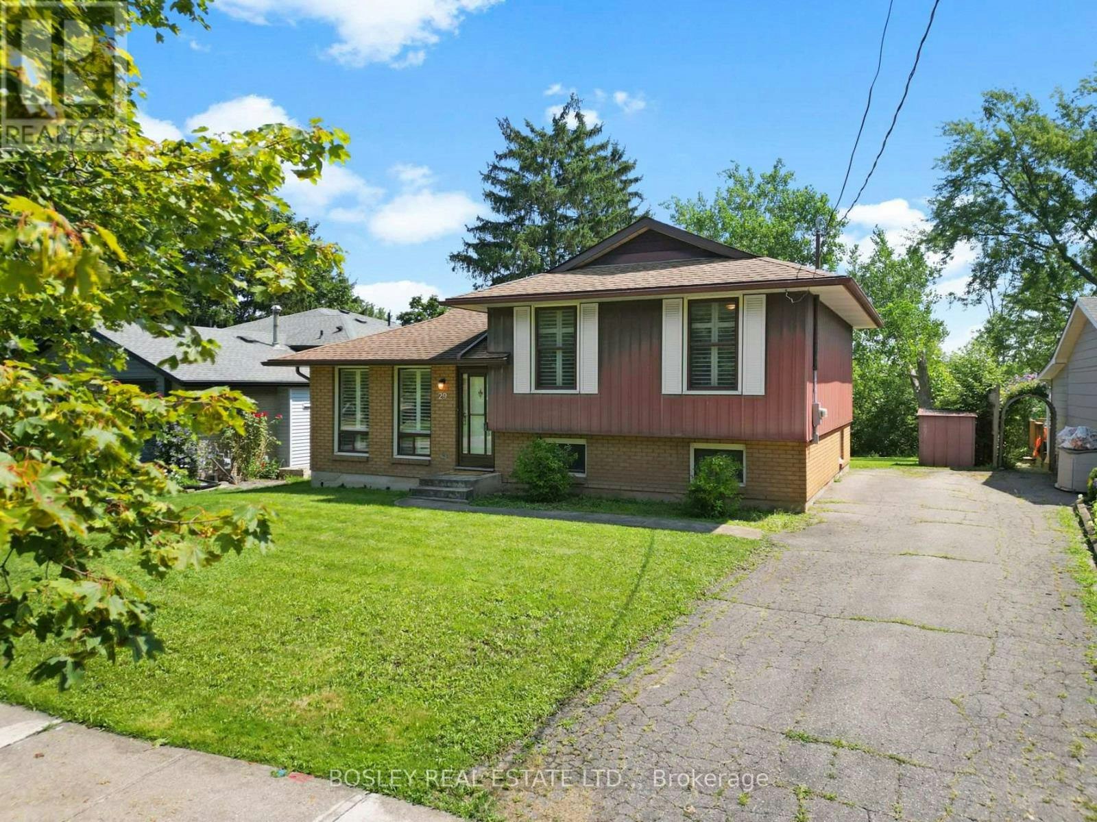29 Carriage Road, St. Catharines, ON, L2P 1S6