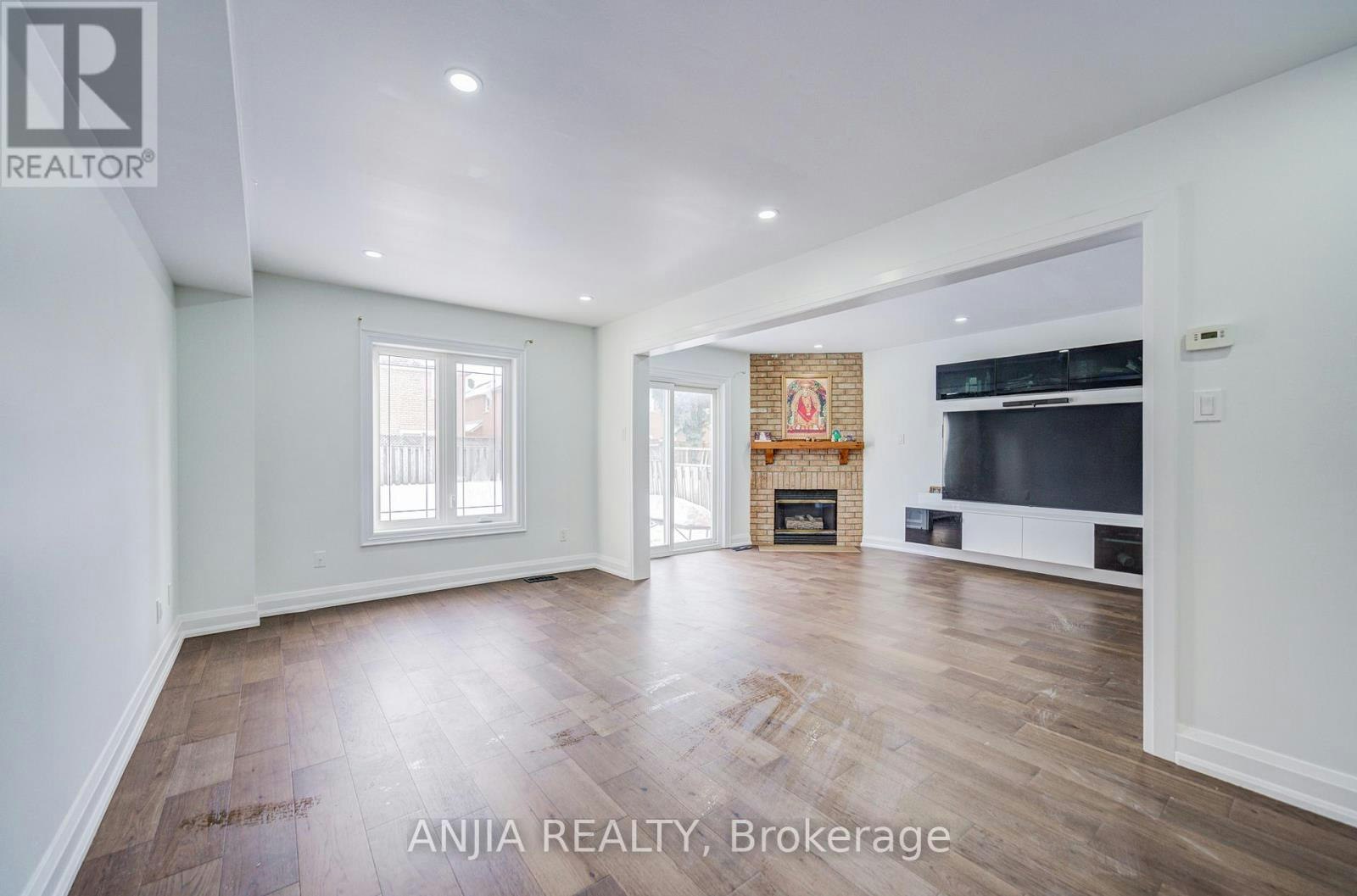 17 Kenborough Court, Markham, ON, L3S 3P3