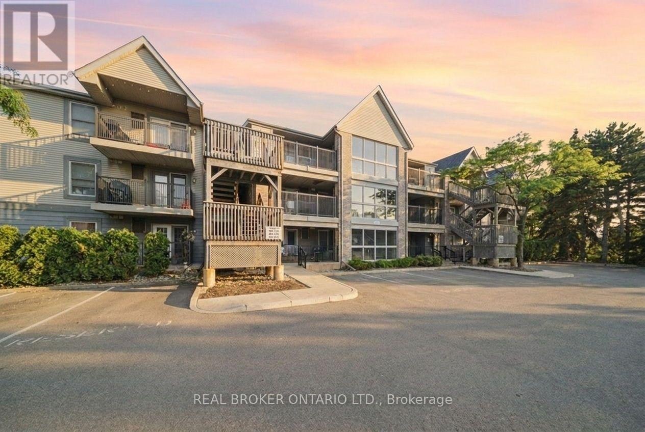 202-2040 Cleaver Avenue, Burlington, ON, L7M 4C4