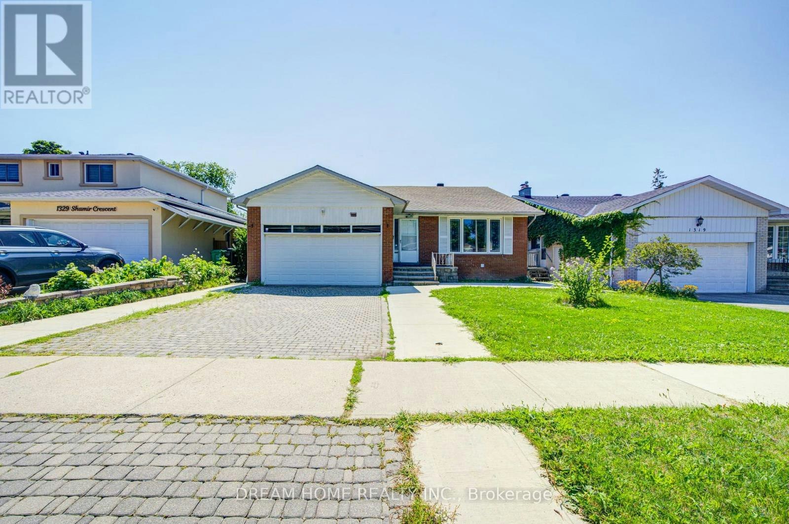 1323 Shamir Crescent, Mississauga, ON, L5C 1L2