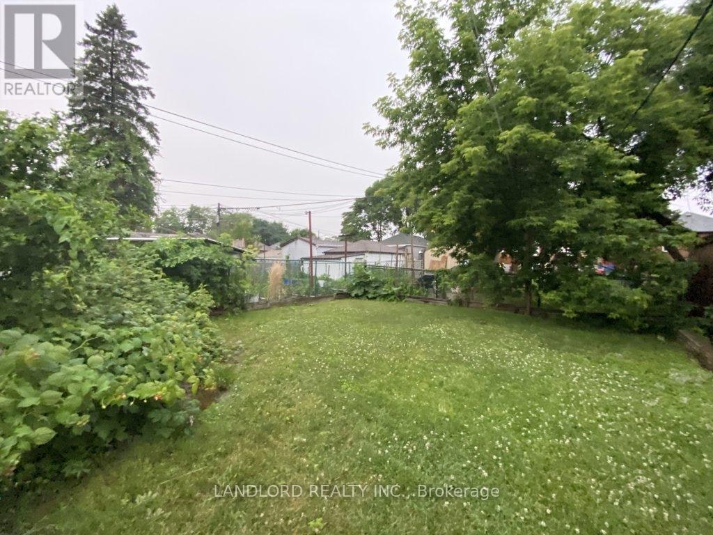 MAIN-92 Holwood Avenue, Toronto, ON, M6M 1P6 - 20