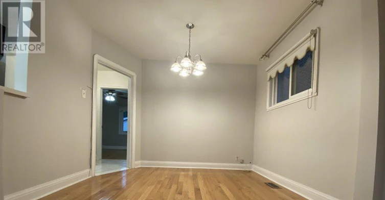 MAIN-92 Holwood Avenue, Toronto, ON, M6M 1P6 - 9